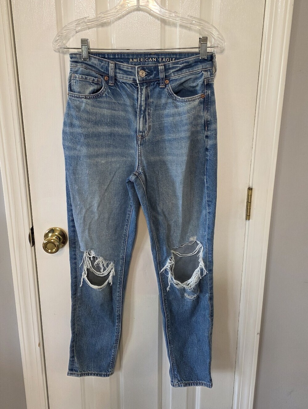 American Eagle Outfitters Light Blue Distressed Mom Jeans Size 2 Short
